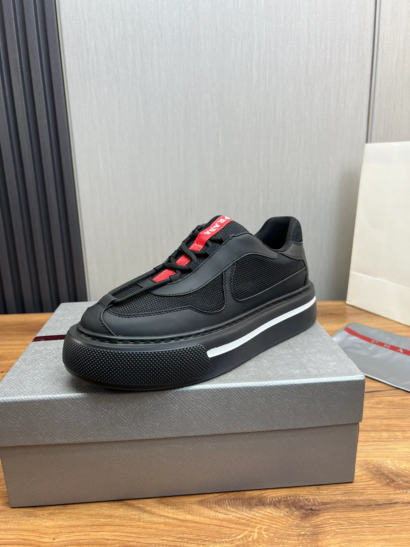 Men's shoes 💰580💰 [PRADA] Men's shoes are popular in the counter, official website is synchronized, 1 high-quality shipment ✔️Original fly-woven cowhide + cowhide lining, 1🆚1 replica, original sole, 38-45 (45 customized, non-refundable)